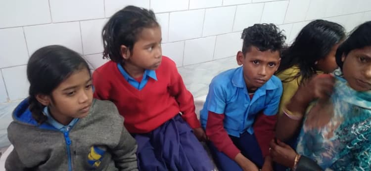 बिहार: भागलपुर के स्कूल में फाइलेरिया की दवा खाते ही बच्चों की बिगड़ी तबीयत, एंबुलेंस से लाए गए अस्पताल