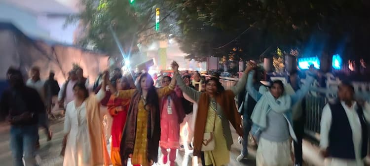 पटना में बीजेपी ऑफिस के पास नियोजित शिक्षकों का प्रदर्शन, पुलिस ने किया लाठीचार्ज