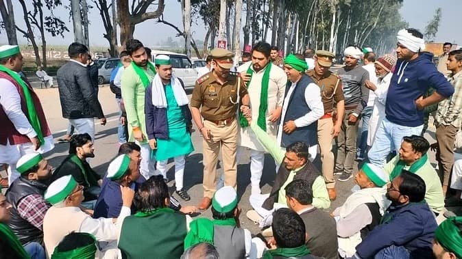 Bharat Bandh : यूपी में चक्का जाम करने जुटे भाकियू कार्यकर्ता, पुलिस प्रशासन अलर्ट