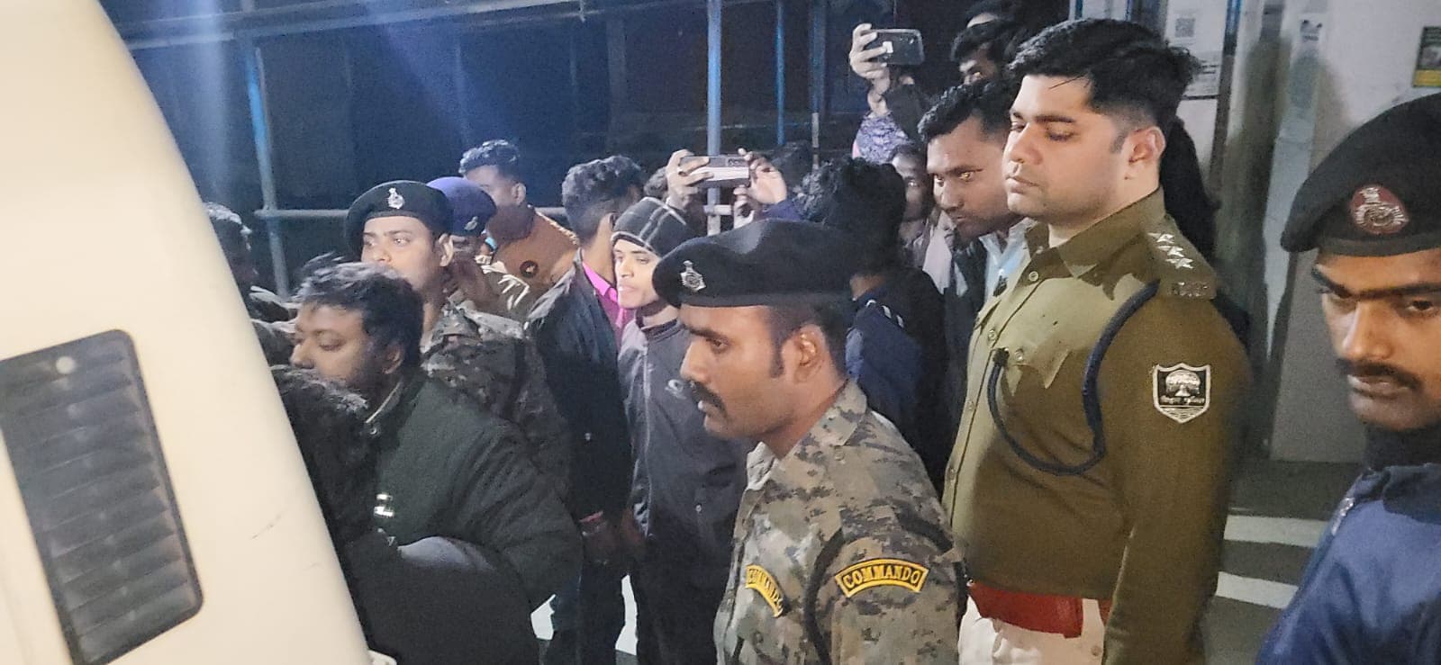 अररिया में 4 बैंक कर्मियों से मारपीट कर 12 लाख लूटे, लोगों ने खदेड़ कर एक अपराधी को पकड़ा