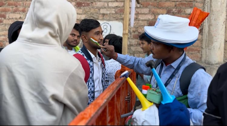 IND vs ENG: दर्शकों में दिख रहा फेस पेंटिंग का क्रेज, जानें कितनी है कीमत