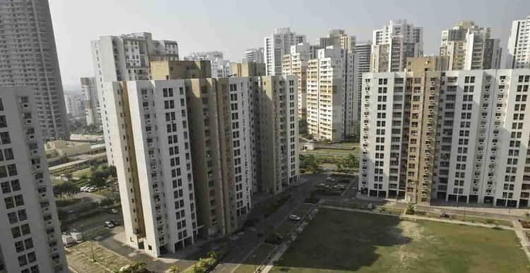 Property News: पटना में अब तीन करोड़ रुपये के फ्लैट खरीदने के लिए मची होड़, 20 फीसदी फ्लैट बुक...