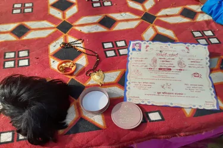 Kushinagar : हिंदू और दारोगा बनकर प्रेमजाल में फंसाया, शादी में नकली जेवर देख लड़की वालों ने पीटा, तो ऐसे हुई पहचान