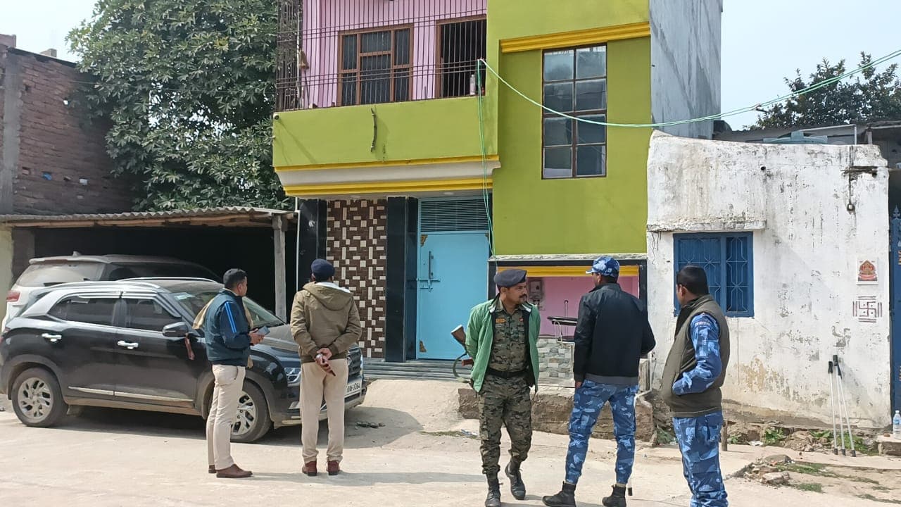 IT Raid Bihar: भागलपुर में इनकम टैक्स की रेड, प्रॉपर्टी डीलर शंकर यादव के घर पर चल रही छापेमारी