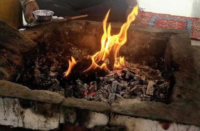 Coronavirus News: विश्व हिंदू परिषद का ऐलान, भारत से कोरोना को भगाने के लिए करेंगे हवन का आयोजन