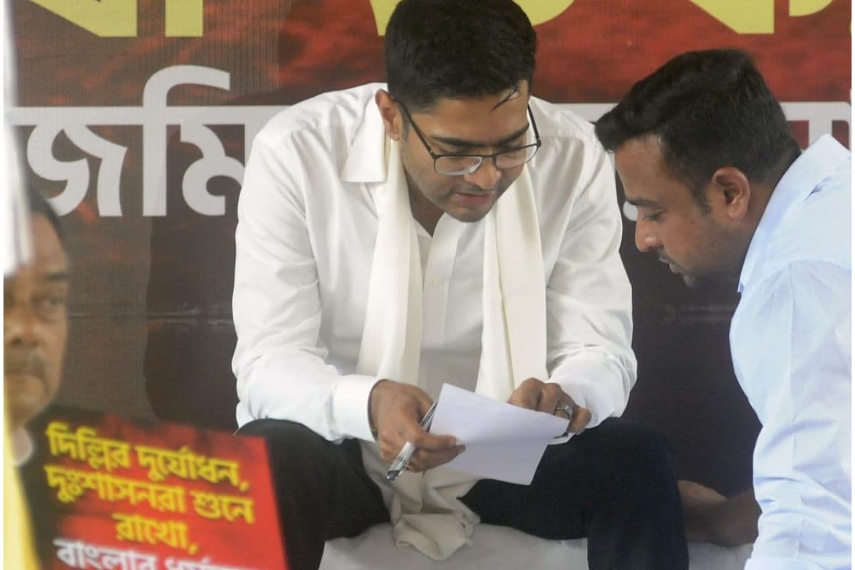 WB News : तृणमूल सांसद अभिषेक बनर्जी की आंख की स्थिति नहीं है ठीक, हैदराबाद रवाना