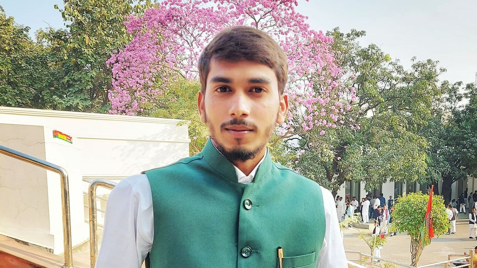 UP Election 2022: जन्मदिन पर युवक ने किया वादा, सपा सरकार आई तो हर साल कराऊंगा 51 सामूहिक विवाह