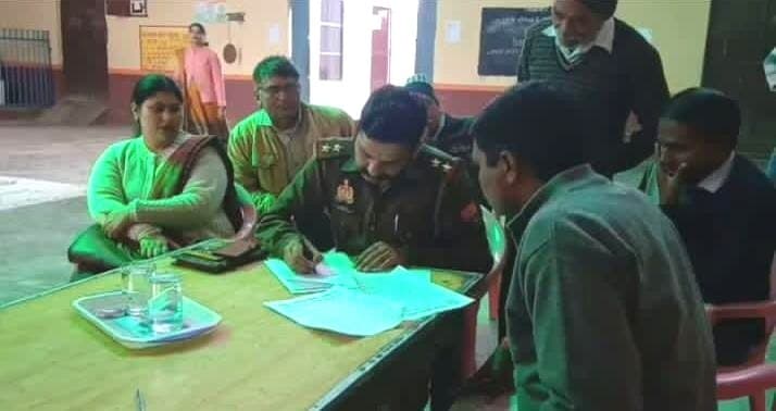 UP Board Exam 2023: आगरा में हाईस्कूल की परीक्षा में पकड़े गए तीन मुन्ना भाई, पुलिस कर रही पूछताछ