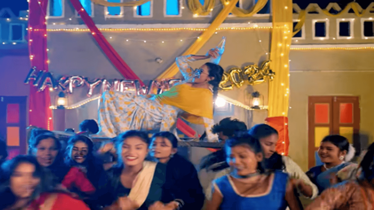 Bhojpuri Song: अक्षरा सिंह ने नए साल पर की पार्टी, मस्ती के अंदाज ने लोगों का जीता दिल