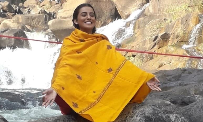 भोजपुरी अभिनेत्री अक्षरा सिंह फिर हो रही वायरल, यू-ट्यूब पर जानें किसने की है उनको लेकर अश्लील बातें..