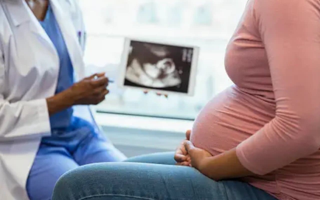 गर्भावस्था में अधिक गर्मी से बढ़ सकता है खतरा  रिसर्च में जानें अपनी और बच्चे की कैसे करें केयर