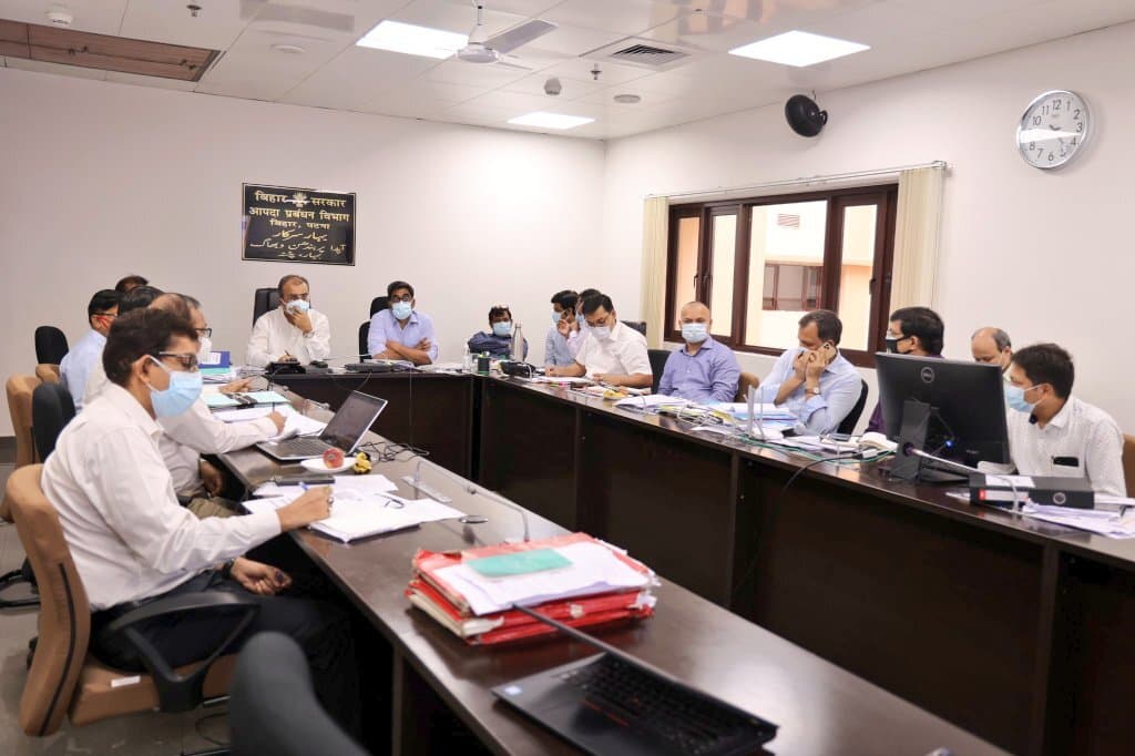 बिहार में कोरोना डाटा में कहां से हुई गडबड़ी, स्वास्थ्य विभाग ने बताया सच, तेजस्वी यादव ने साधा निशाना