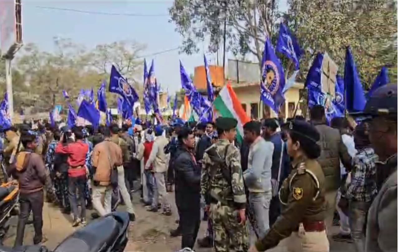 गया में भीम आर्मी के प्रदर्शन के दौरान पुलिस ने छोड़े आंसू गैस के गोले, दौड़ा-दौड़ा कर चटकायीं लाठियां