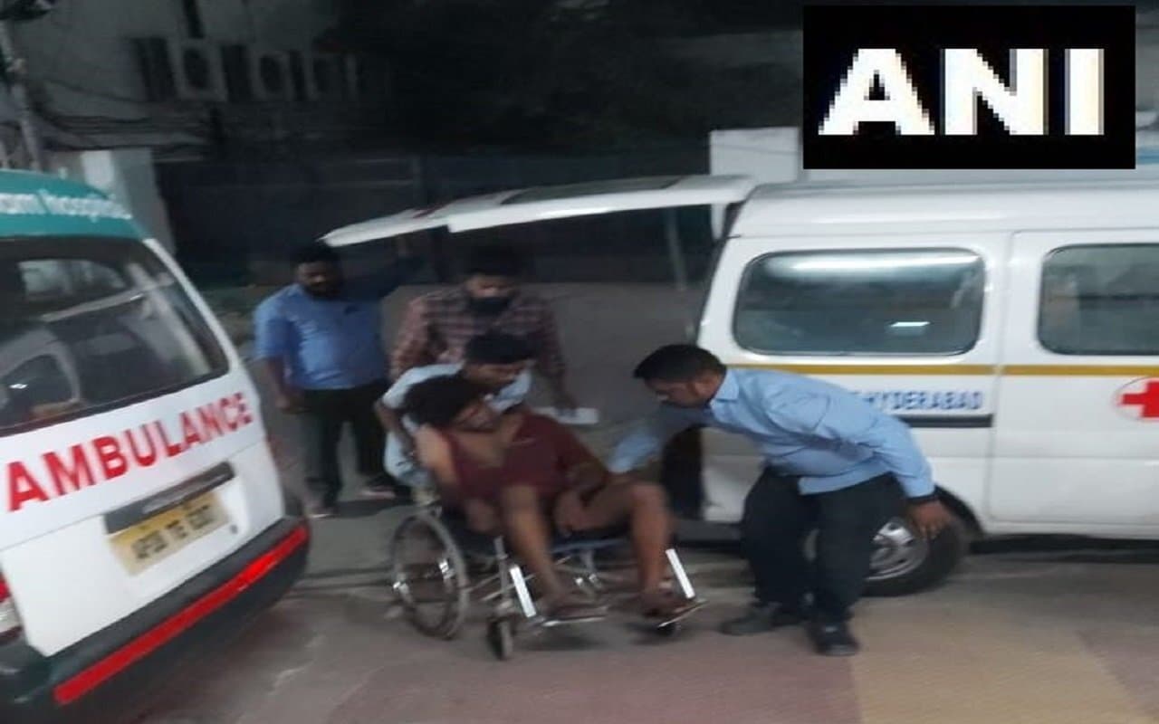 हैदराबाद सेंट्रल यूनिवर्सिटी में बवाल, छात्र संघ चुनाव को लेकर ABVP और SFI के बीच हिंसक झड़प, कई छात्र घायल