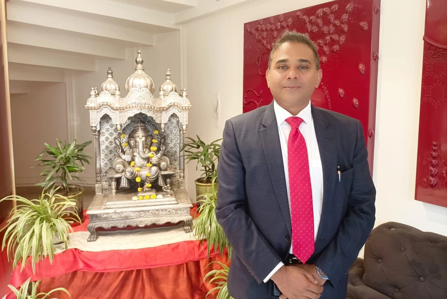 Ayodhya Ram Mandir: श्री रामलला के आभूषणों में लखनऊ की कारीगरी,  मुकुट-कंठहार से उभरी अलौकिक छवि