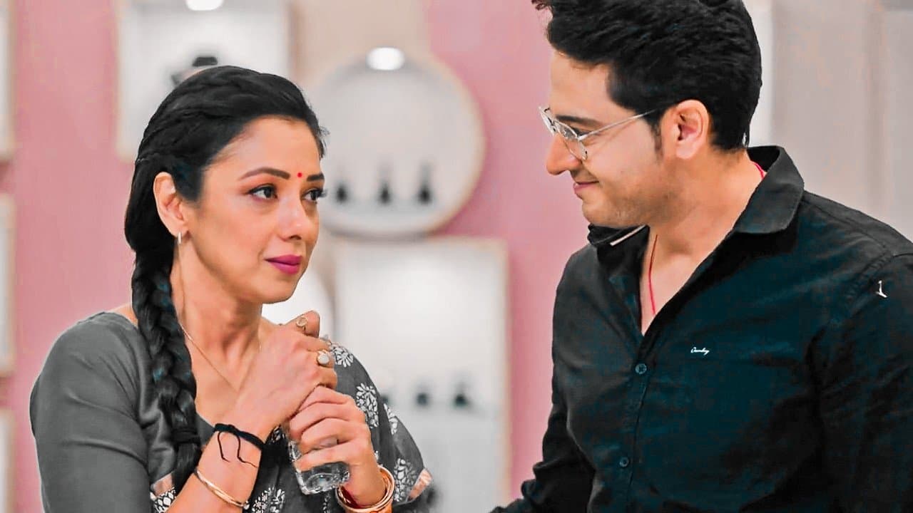 Anupama Spoiler: कॉलेज में पुराने दिनों में खोये अनुपमा-अनुज, वनराज के सामने खुला बाबूजी के बीमारी का राज Anupama Spoiler: कॉलेज में पुराने दिनों में खोये अनुपमा-अनुज, वनराज के सामने खुला बाबूजी के बीमारी का राज