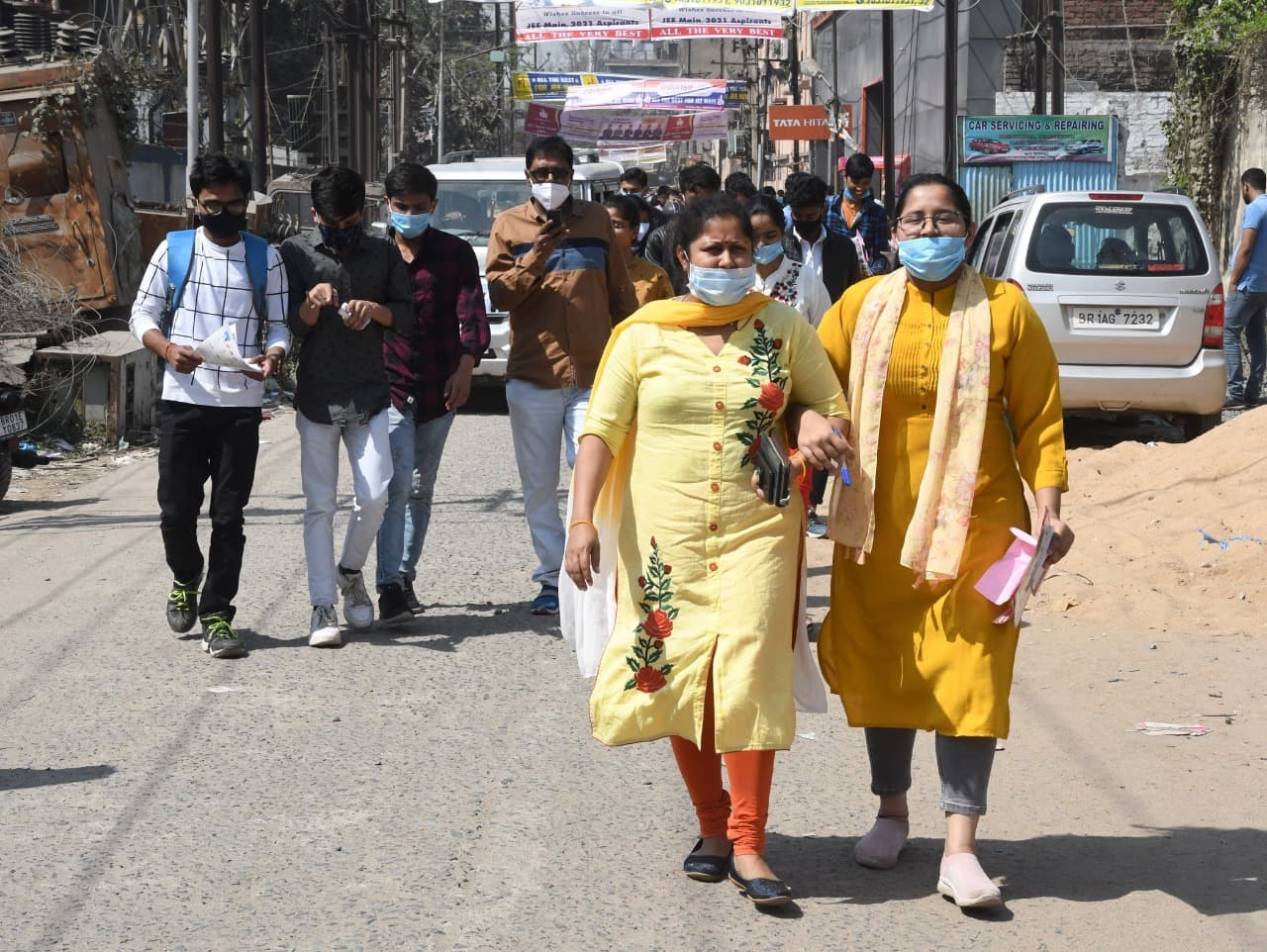 Weather Update: फागुन से पहले जेठ जैसी गर्मी! बदल रहा मौसम कहीं बीमार न कर दे आपको, भूल कर भी न करें ये काम