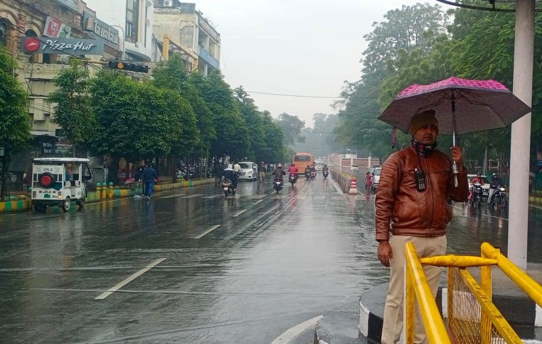 UP Weather Report: उत्तर प्रदेश में फरवरी में भी सर्दी से राहत नहीं, कई जगहों पर होगी बारिश और ओलावृष्टि