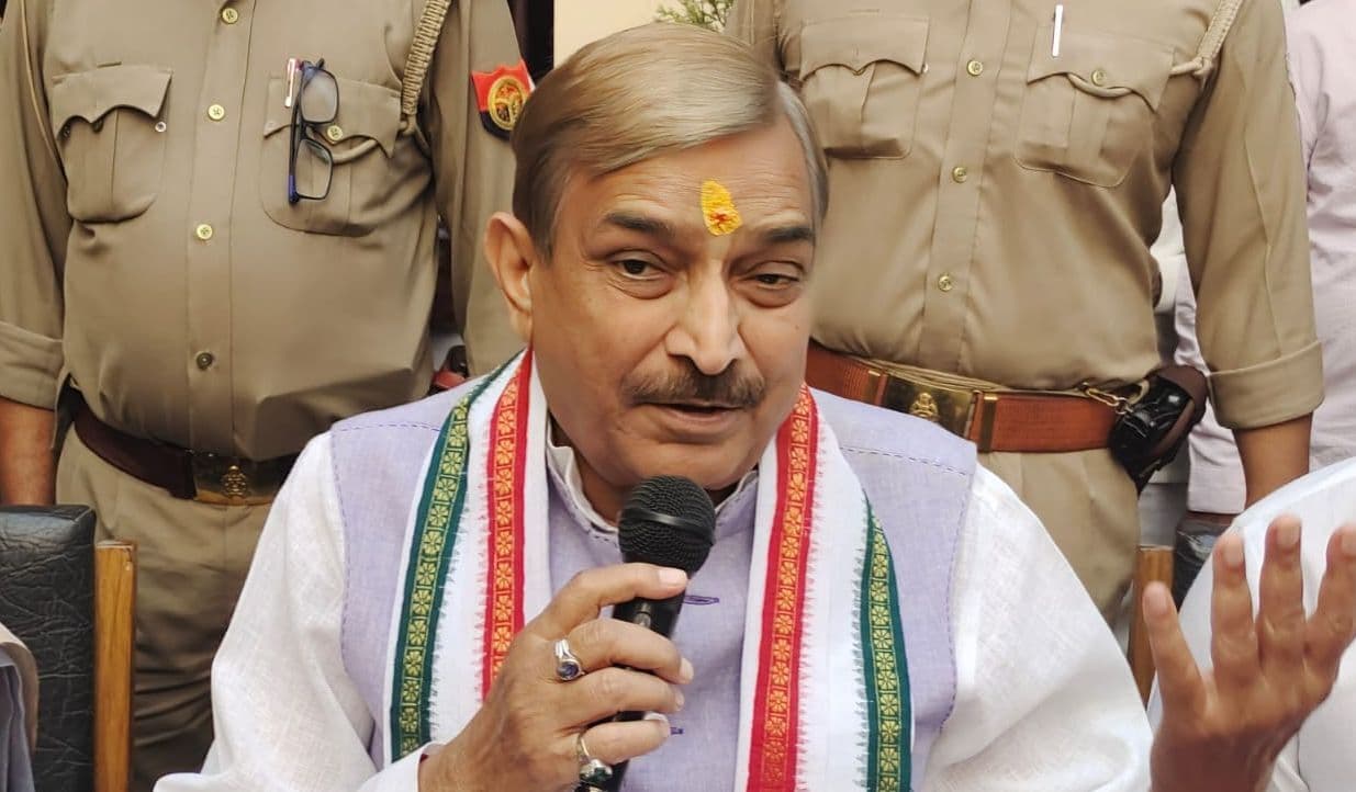 UP Election 2022: कांग्रेस नेता प्रमोद तिवारी का ऐलान- उत्तर प्रदेश में प्रियंका संभालेंगी पार्टी की कमान
