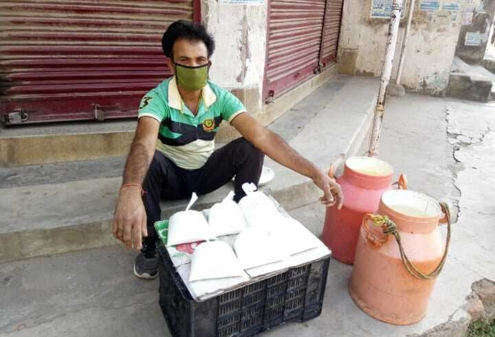 पेट की खातिर : लॉकडाउन में बदल दिया व्यवसाय, कोई दूध बेच रहा तो कोई सब्जी