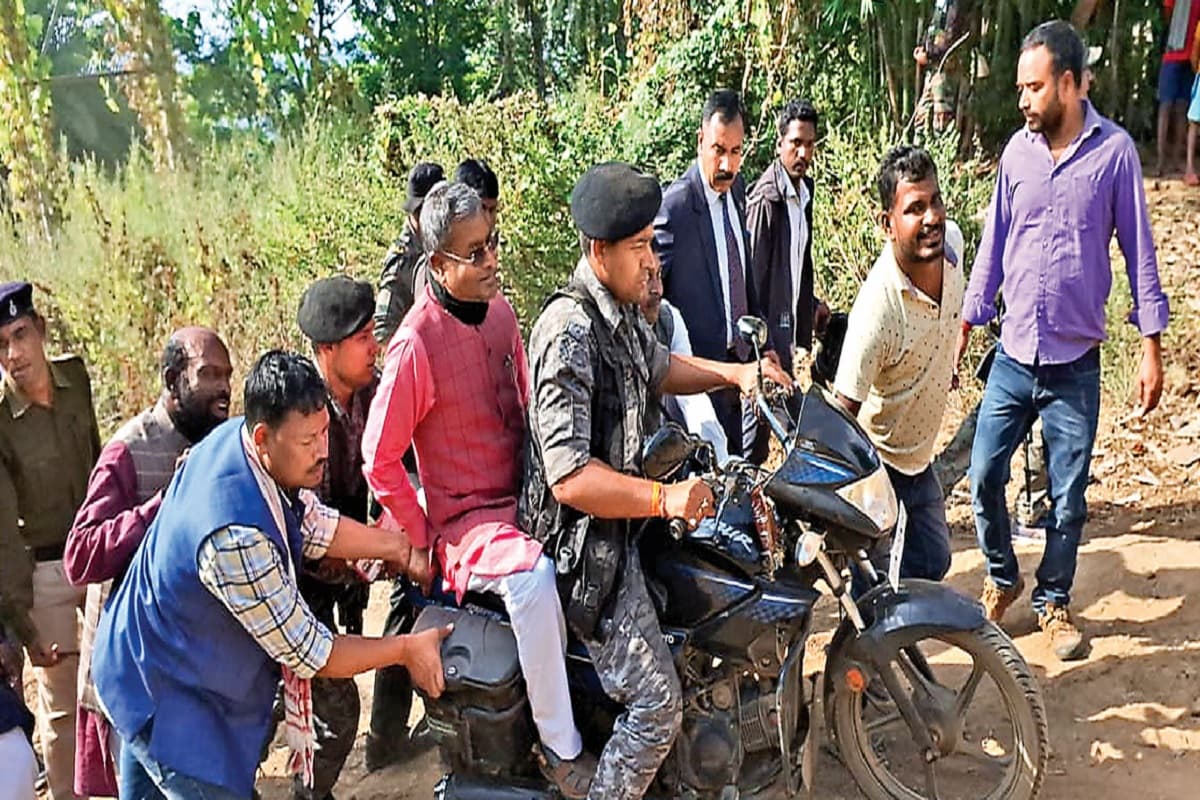 बाबूलाल मरांडी ने बोला सीएम हेमंत सोरेन पर हमला, कहा- उन्हें नहीं है अपने क्षेत्र के आदिवासियों की चिंता