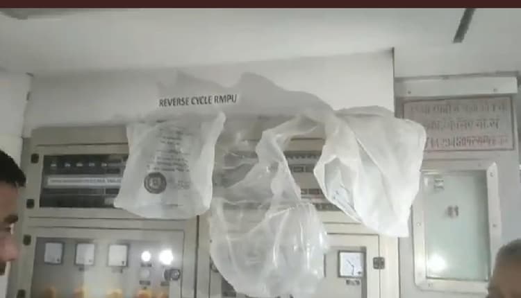 IRCTC/Indian Railway News: दिल्ली से बिहार आ रही इस ट्रेन की AC बोगी में मची चीख पुकार, जानें क्या है मामला