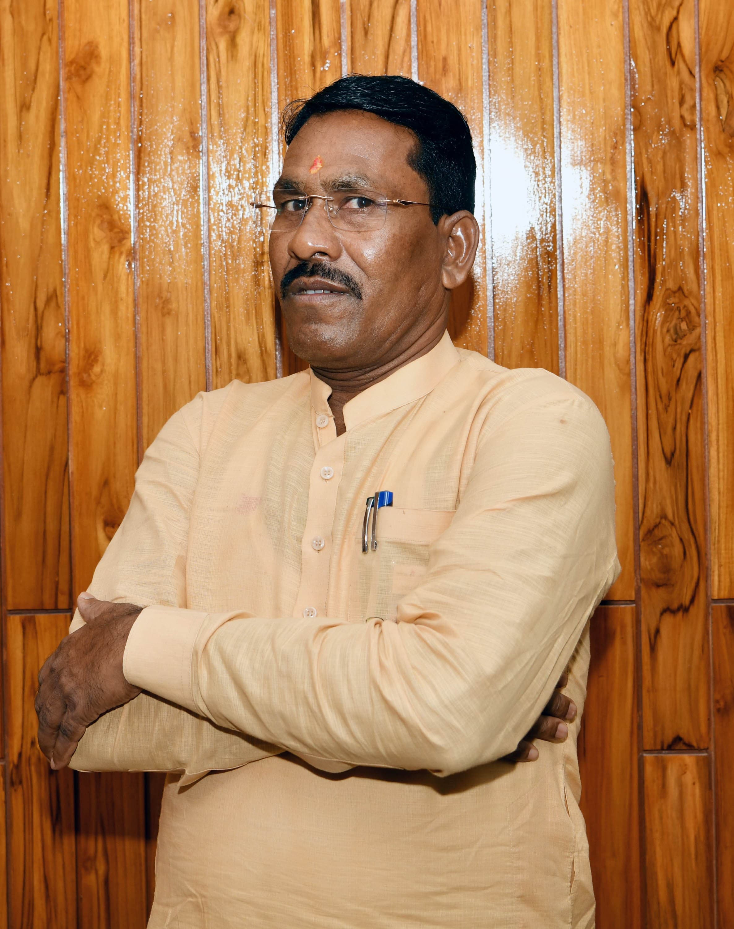 यूपी के दुद्धी से BJP MLA रामदुलार 15 साल की लड़की से दुराचार के मामले में 25 साल की सजा