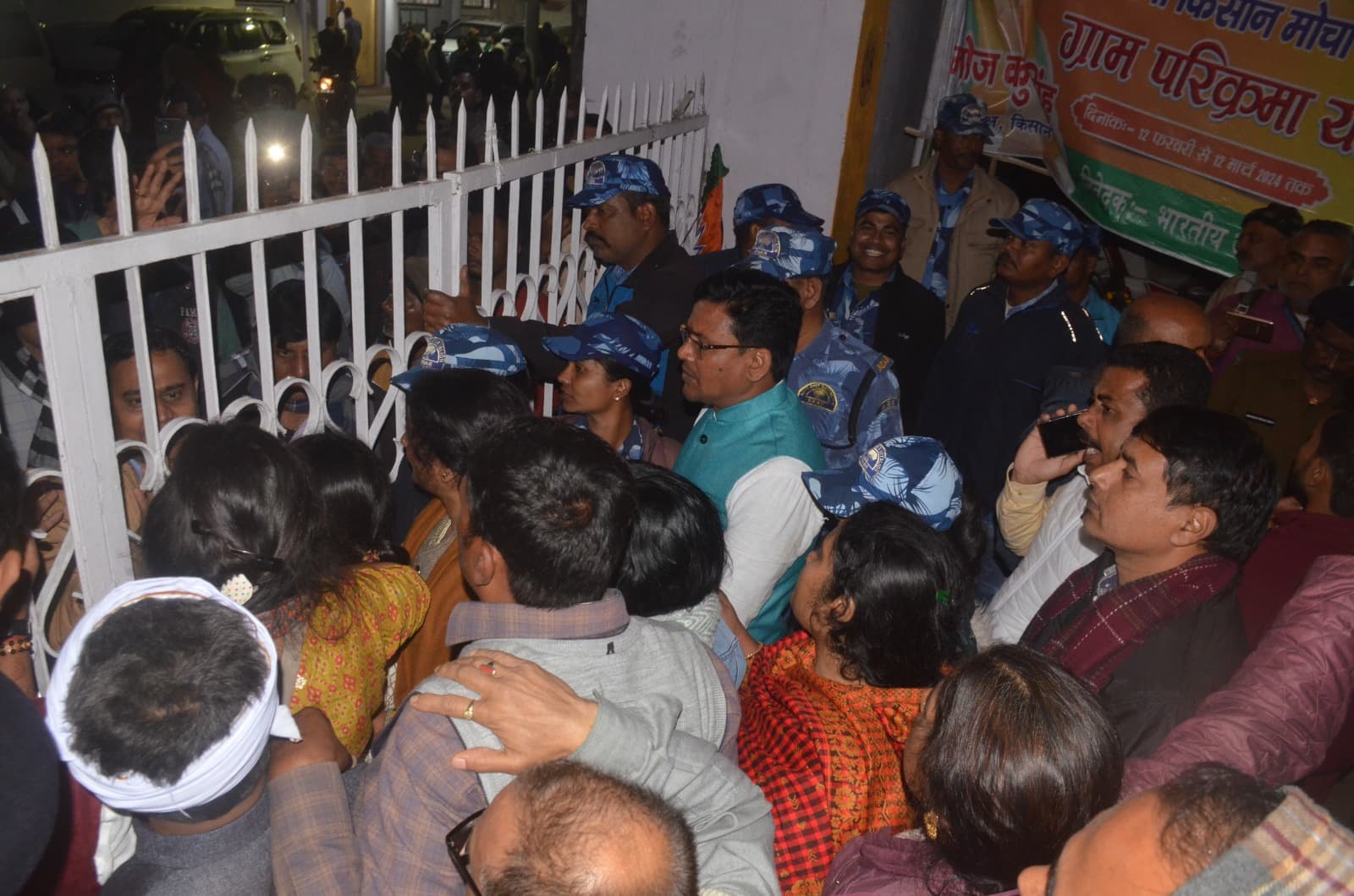 सक्षमता परीक्षा का एडमिट कार्ड जलाएंगे नियोजित शिक्षक, रविवार को पूरे बिहार में करेंगे प्रदर्शन