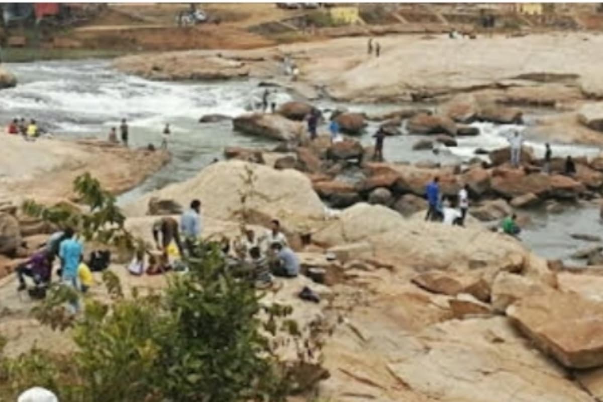 चाईबासा : प्राकृतिक सौंदर्यता के बीच के बसा है मृगसिंगा