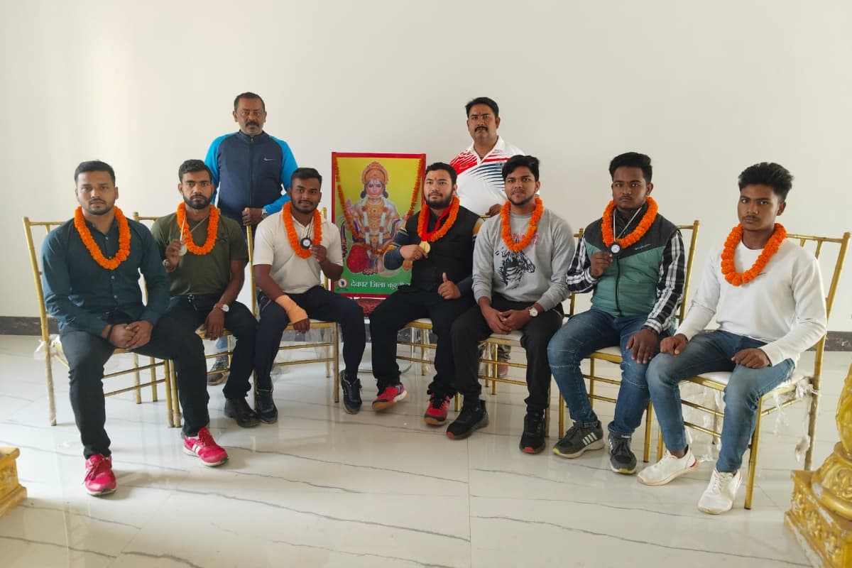 देवघर के पहलवानों ने रांची में मनवाया लोहा, जीते सात पदक