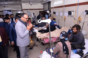 डिप्टी सीएम ब्रजेश पाठक ने केजीएमयू के कर्मचारियों को दी एस्मा लगाने की चेतावनी, कहा-मरीजों को न हो परेशानी