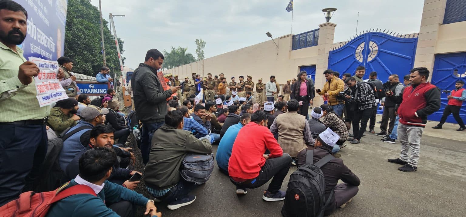 यूपी में 69000 शिक्षक भर्ती के अभ्यर्थियों को मायावती का मिला समर्थन, कांग्रेस बोली- क्यों नहीं सुन रही सरकार