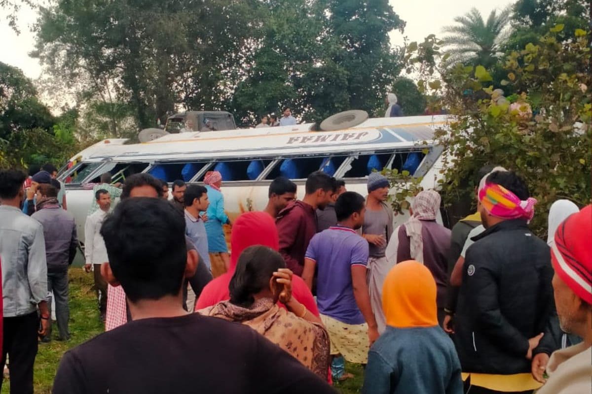 झारखंड: पलामू से बिहार के नबीनगर जा रही स्कूल बस पलटी, 18 बच्चे घायल, इलाज के बाद लौटे घर