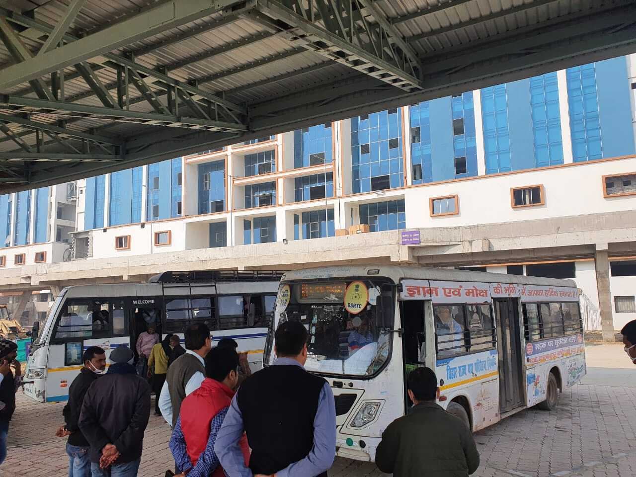 यात्रीगण कृपया ध्यान दें, आज से पटना का मीठापुर बस स्टैंड बंद, बैरिया से चलेंगी बसें