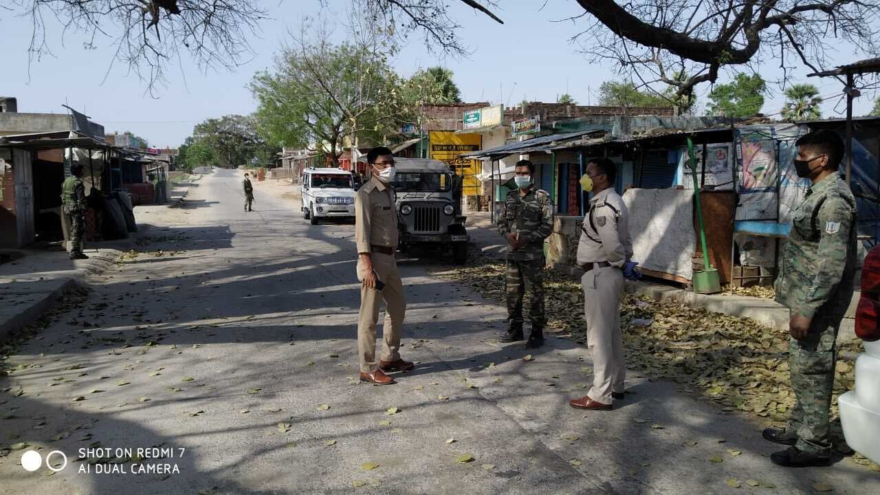 Coronavirus Lockdown: एसपी ने  हैदरनगर-मोहम्मदगंज में लॉकडाउन का जायजा लिया, दिये कई निर्देश