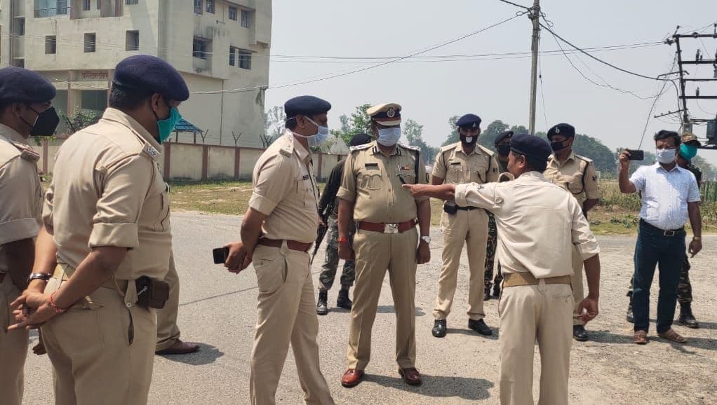 बाइक सवार अपराधियों ने प्रशिक्षु जवान को मारी गोली, घटनास्थल पर पहुंचे वरीय अधिकारी