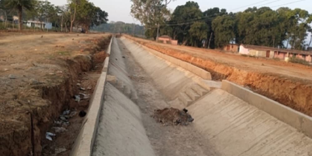 लोहरदगा : नहर में पानी नहीं छोड़े जाने से किसान परेशान, कई रोजगार के लिए कर रहे पलायन