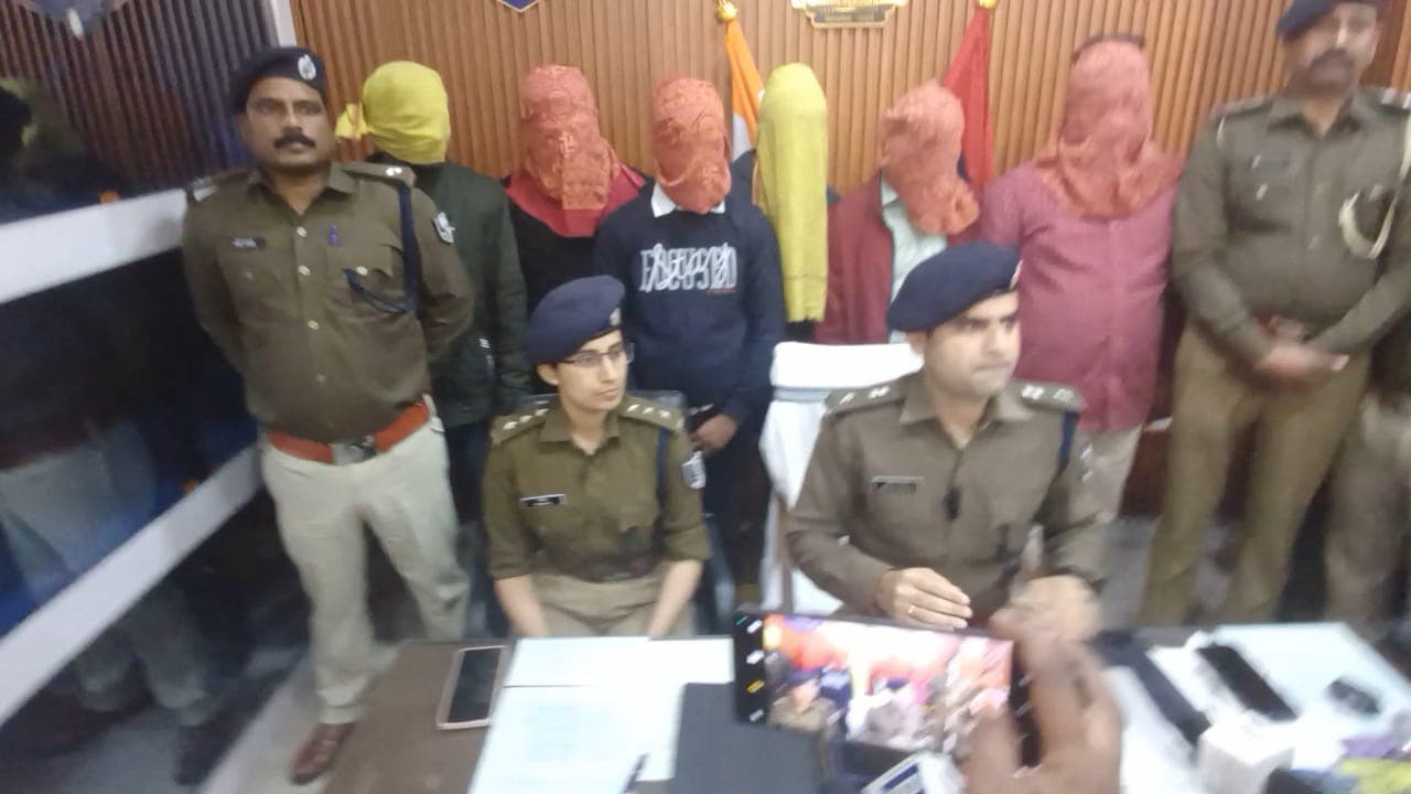 पटना में डॉक्टर चला रहा था नवजात बेचने का गिरोह, चार महिला समेत 10 गिरफ्तार