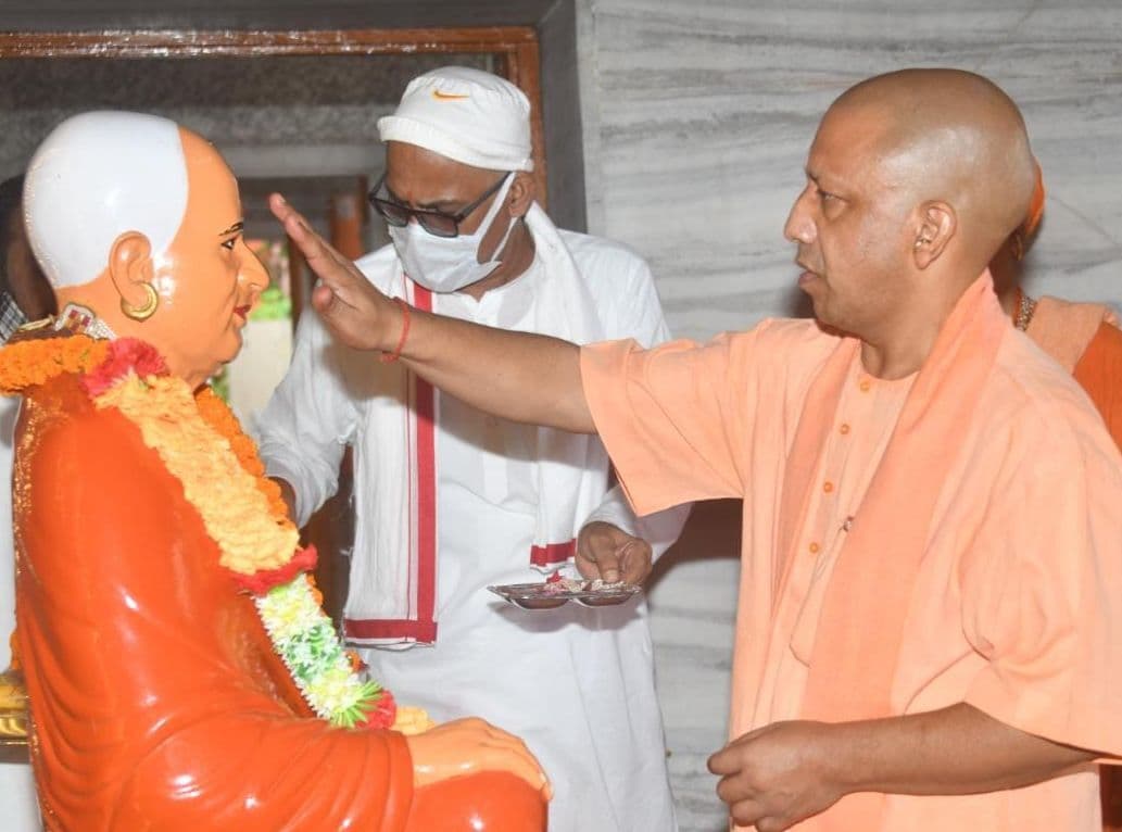 Navratri 2021: 27 साल से जारी शक्ति पूजा को फिर करेंगे CM योगी, दशमी पर दंडाधिकारी बन करेंगे श्रीराम का तिलक