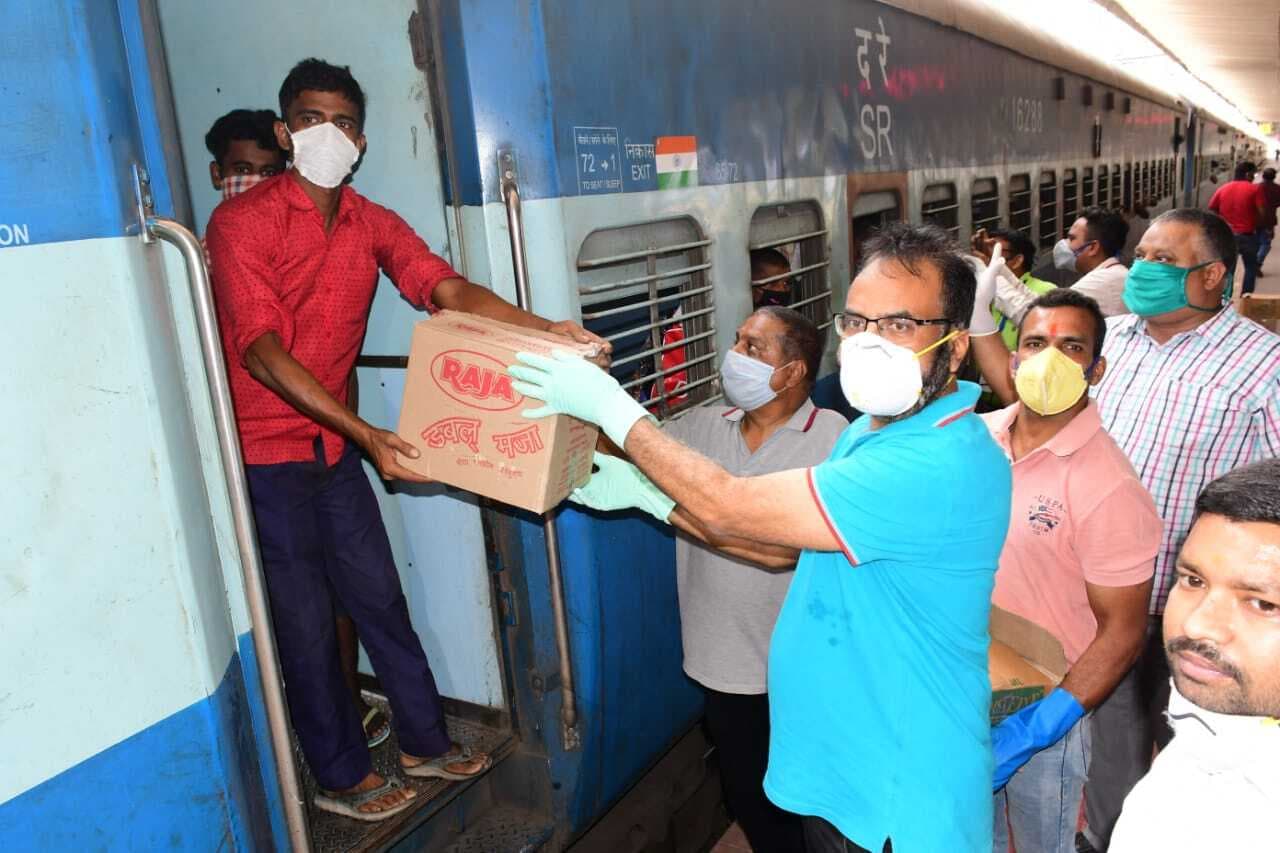 Lockdown में Jharkhand वापसी :  केरल से चली श्रमिक स्पेशल ट्रेन से लौट रहे 1127 प्रवासी मजदूर, 15 बोकारो के