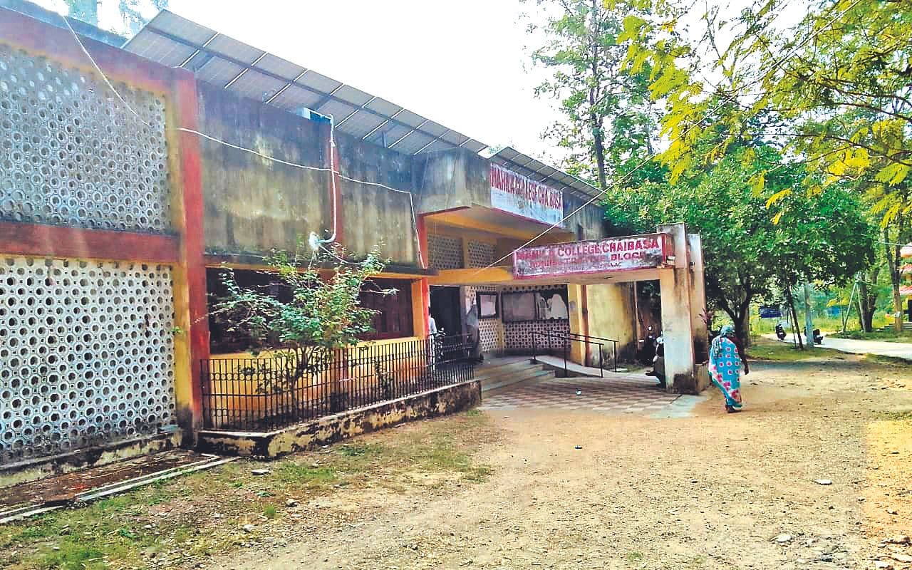 Chaibasa News : किराये के मकान में रहने को विवश महिला कॉलेज की 4600 छात्राएं