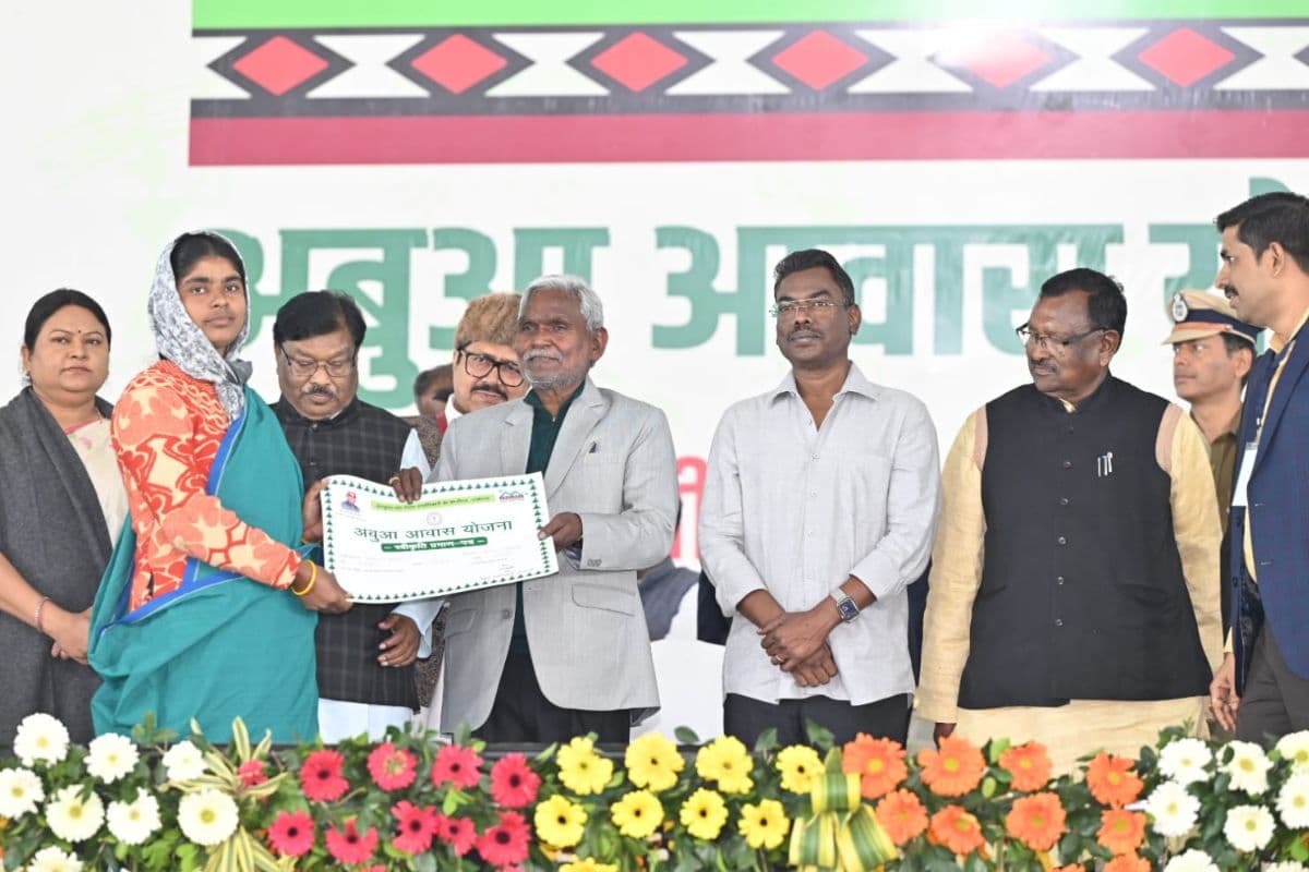 झारखंड: दुमका में बोले सीएम चंपाई सोरेन, 20 लाख लोगों को देंगे अबुआ आवास, हेमंत सोरेन को साजिश कर भेजा जेल