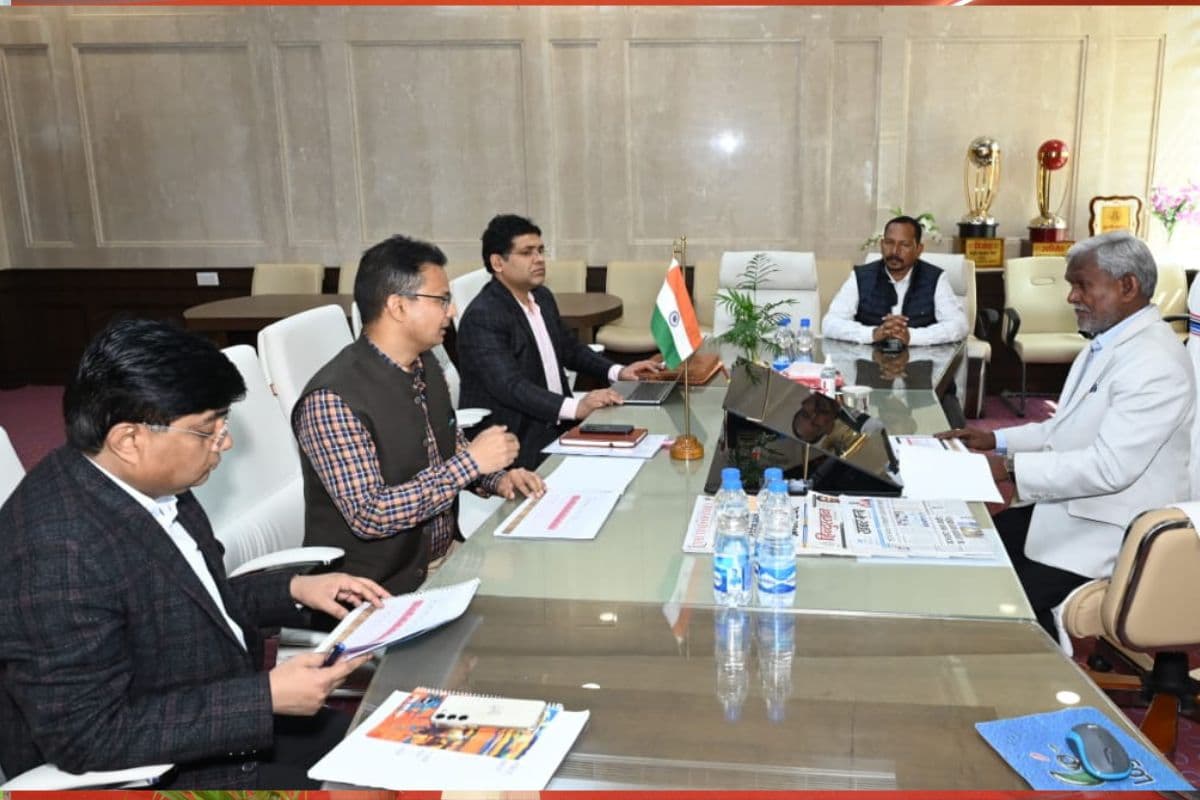 Champai Soren Meeting: झारखंड के सरकारी स्कूलों में जनजातीय भाषाओं की होगी पढ़ाई, शिक्षकों की होगी नियुक्ति, सीएम चंपाई सोरेन ने दिया निर्देश