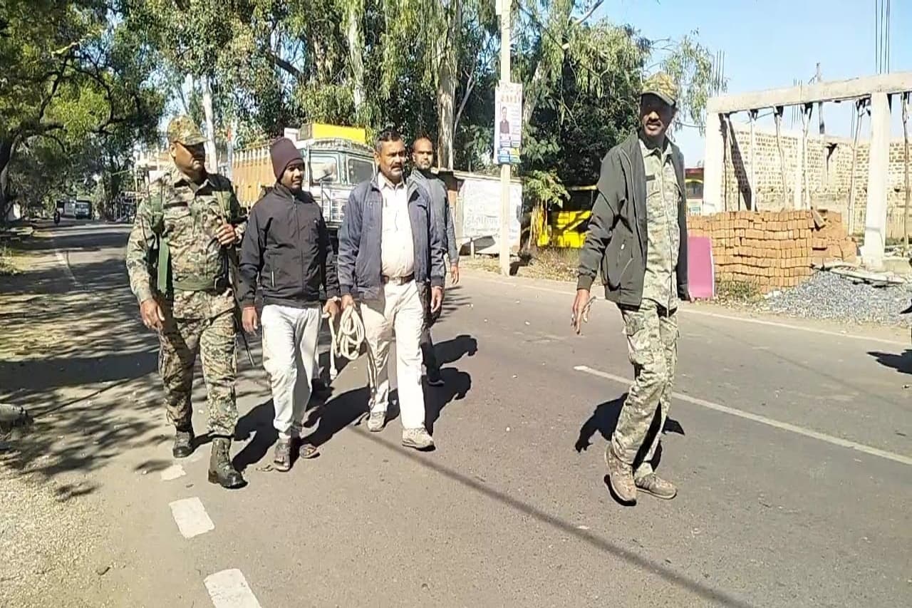 झारखंड: बीडीओ सह एमओ को धमकी देना राशन डीलर के बेटे को पड़ा महंगा, पुलिस ने भेजा जेल