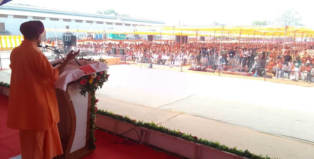 Gujarat Election: सीएम योगी आदित्यनाथ ने गुजरात में बीजेपी के लिये की ताबड़तोड़ 22 रैली और 3 रोड शो