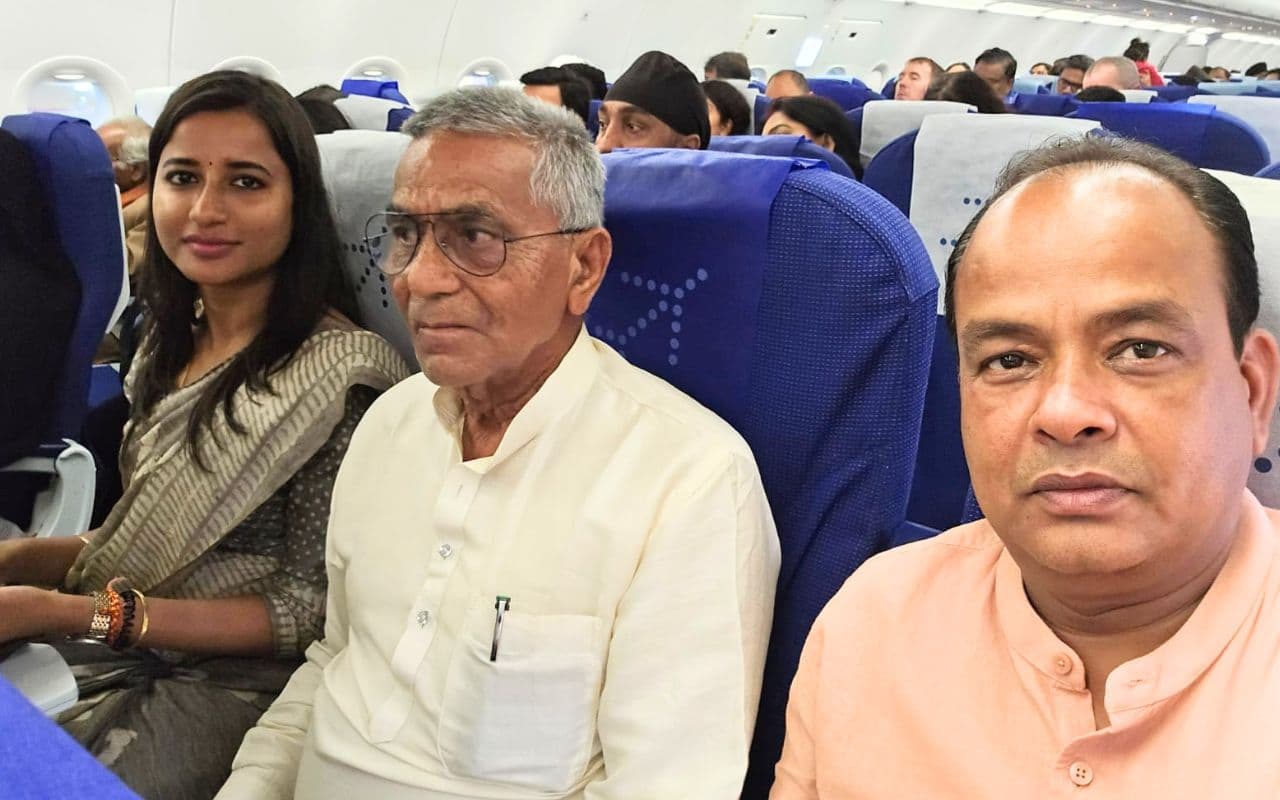 झारखंड कांग्रेस के 8 विधायक बैरंग लौटे, प्रेशर पॉलिटिक्स फेल, झामुमो खेमा भी हुआ नाराज