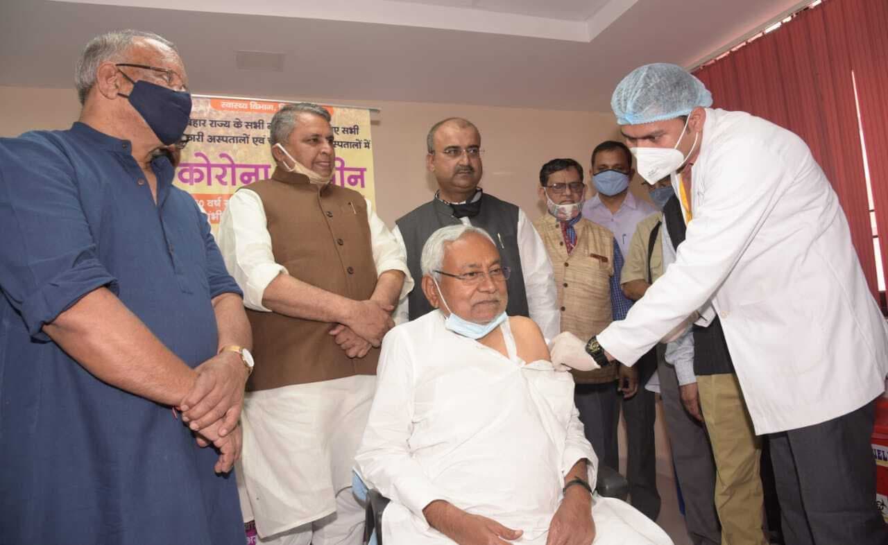 Vaccination in Bihar : पिछले 24 घंटों में पटना जिले में दिया गया 15205 लोगों को टीका, मुख्यमंत्री नीतीश कुमार आज लेंगे दूसरा डोज