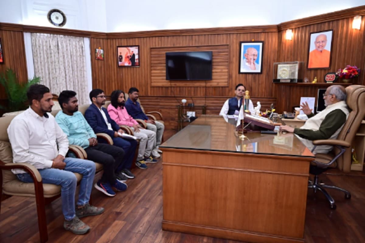 झारखंड : स्टूडेंट्स यूनियन ने राज्यपाल को सीजीएल पेपर लीक का सबूत सौंपा, रखी ये मांग
