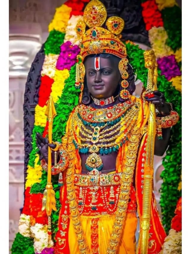 अयोध्या में रामलला के दर्शन के लिए दो किमी पहले से ही लग जाती है लाइन