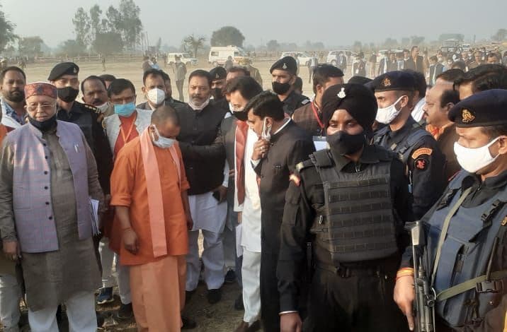 Bareilly News: पीएम मोदी 18 को करेंगे गंगा एक्सप्रेसवे का शिलान्यास, सीएम योगी ने तैयारियों का लिया जायजा